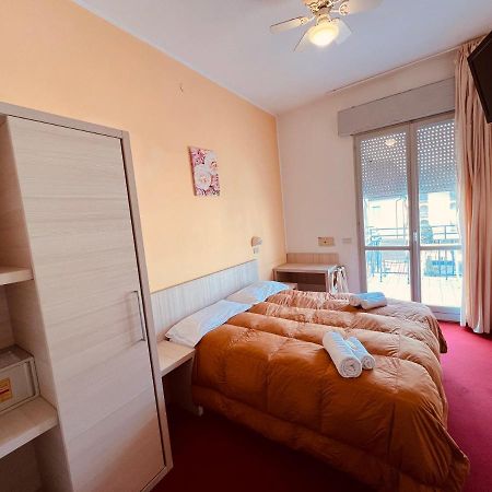 Villa Silvie Rose Cesenatico Ngoại thất bức ảnh