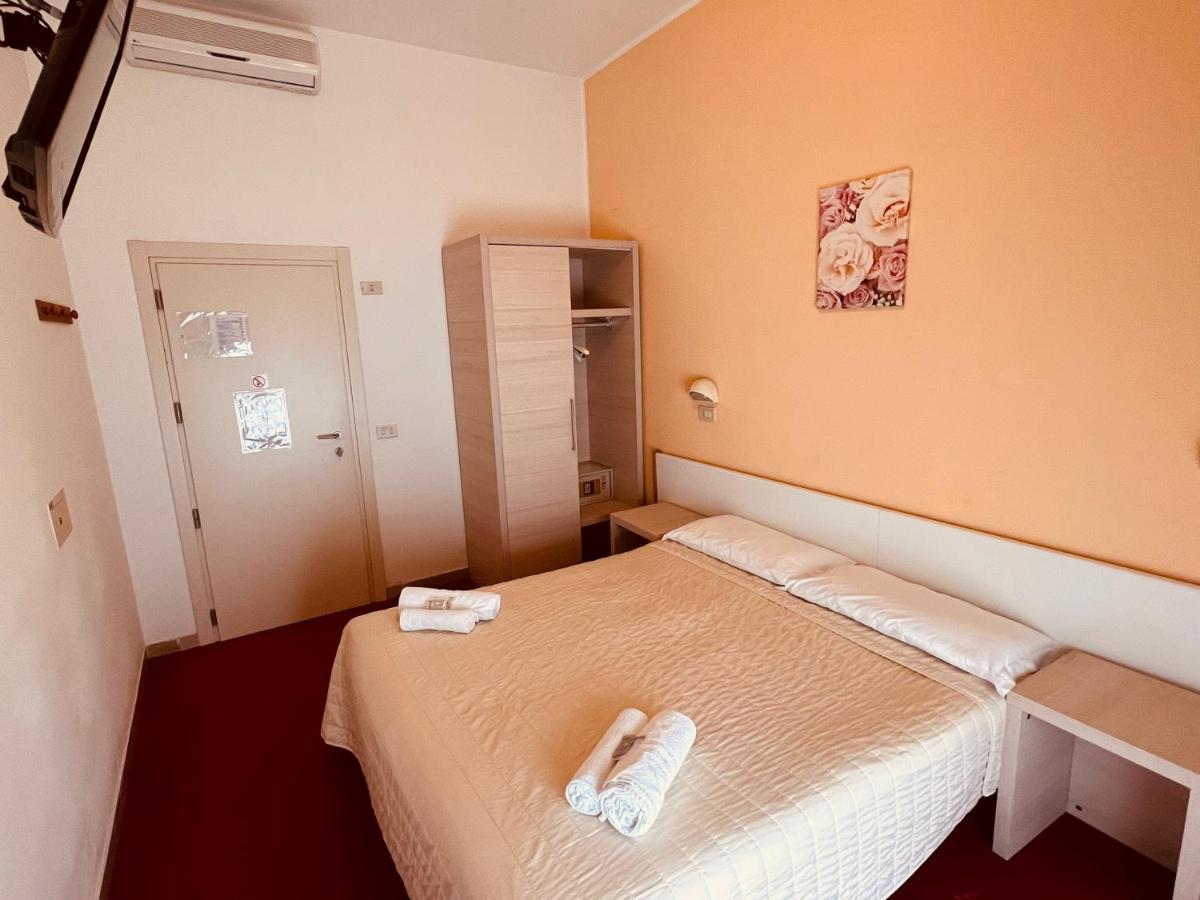 Villa Silvie Rose Cesenatico Ngoại thất bức ảnh