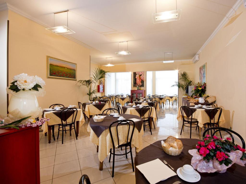 Villa Silvie Rose Cesenatico Ngoại thất bức ảnh