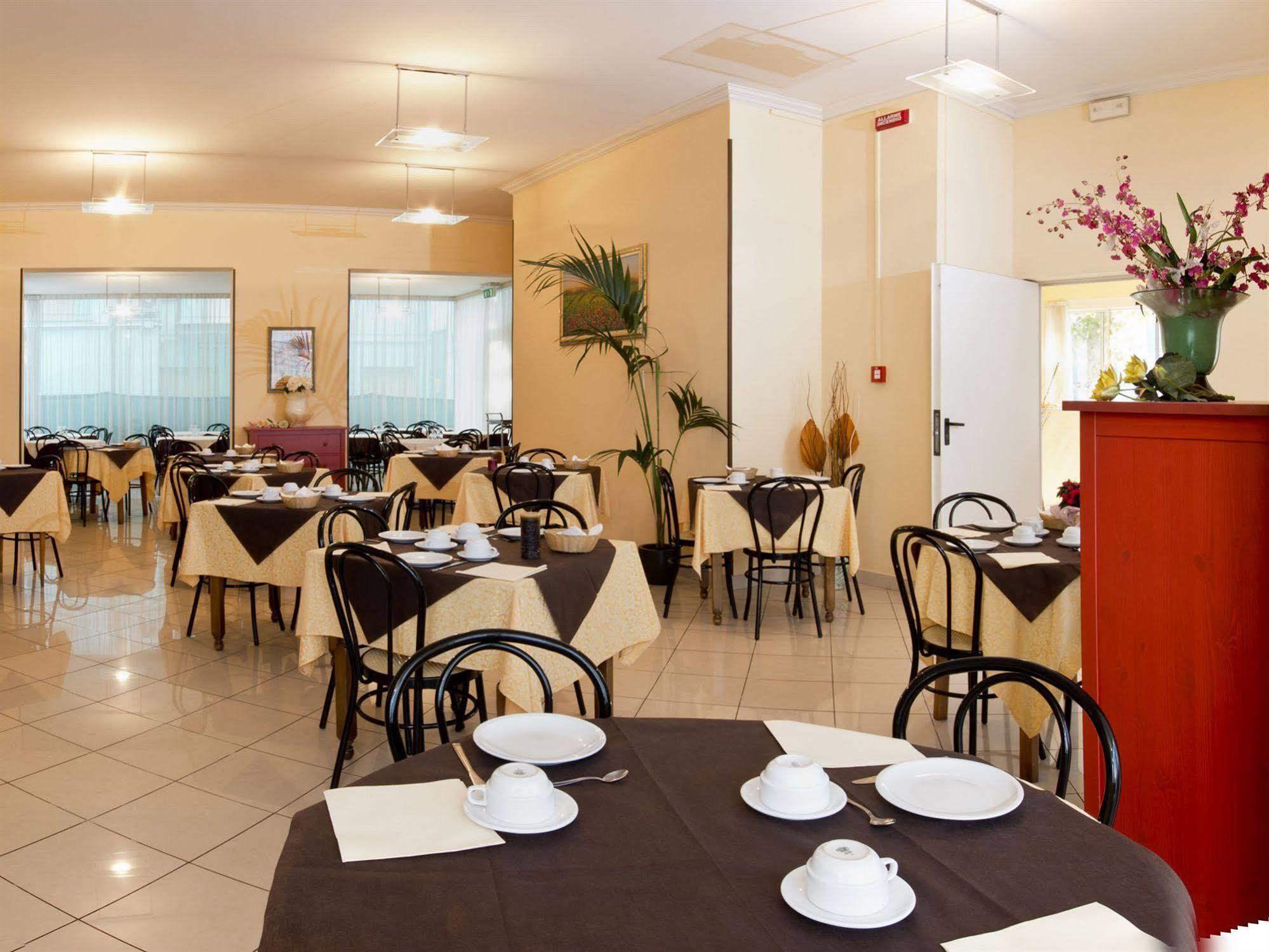 Villa Silvie Rose Cesenatico Ngoại thất bức ảnh