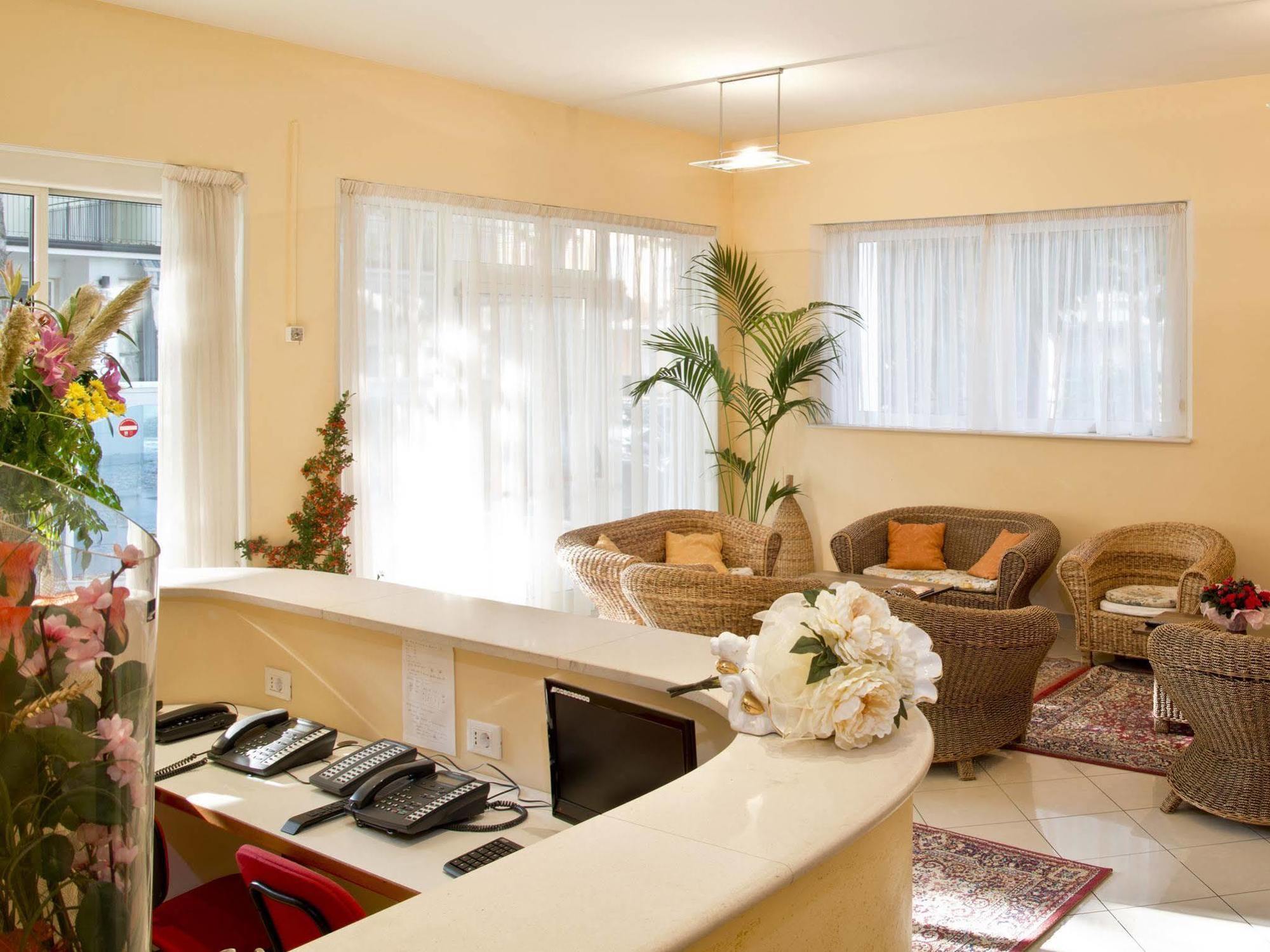 Villa Silvie Rose Cesenatico Ngoại thất bức ảnh