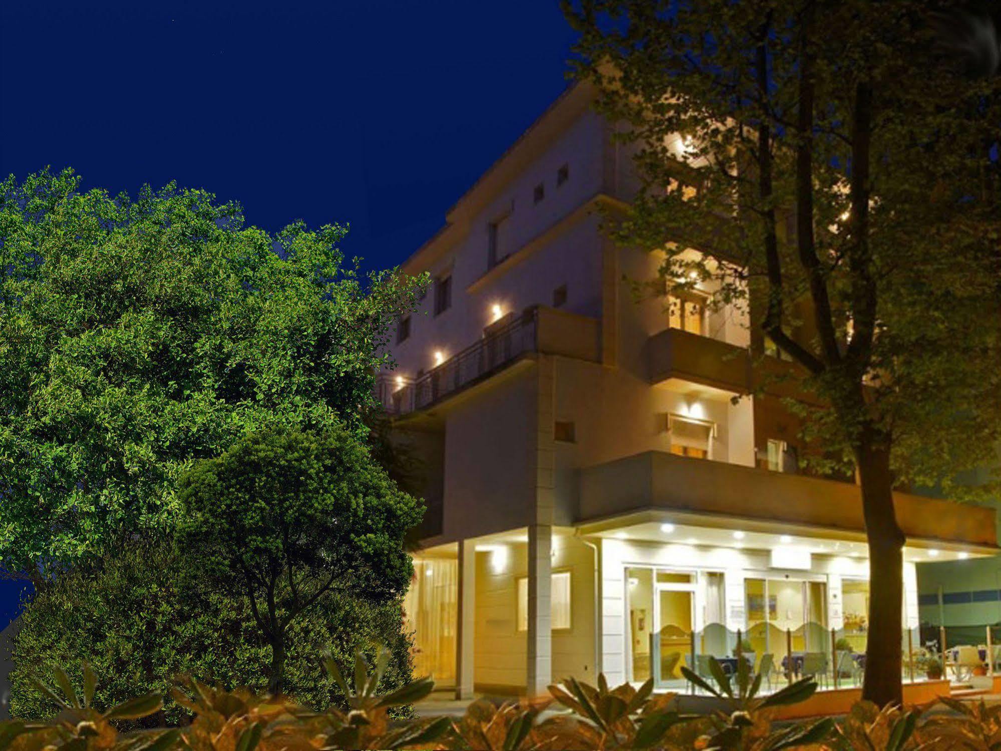 Villa Silvie Rose Cesenatico Ngoại thất bức ảnh