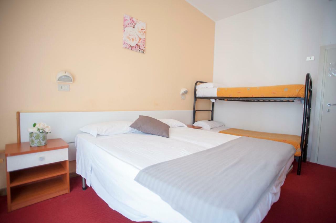 Villa Silvie Rose Cesenatico Ngoại thất bức ảnh