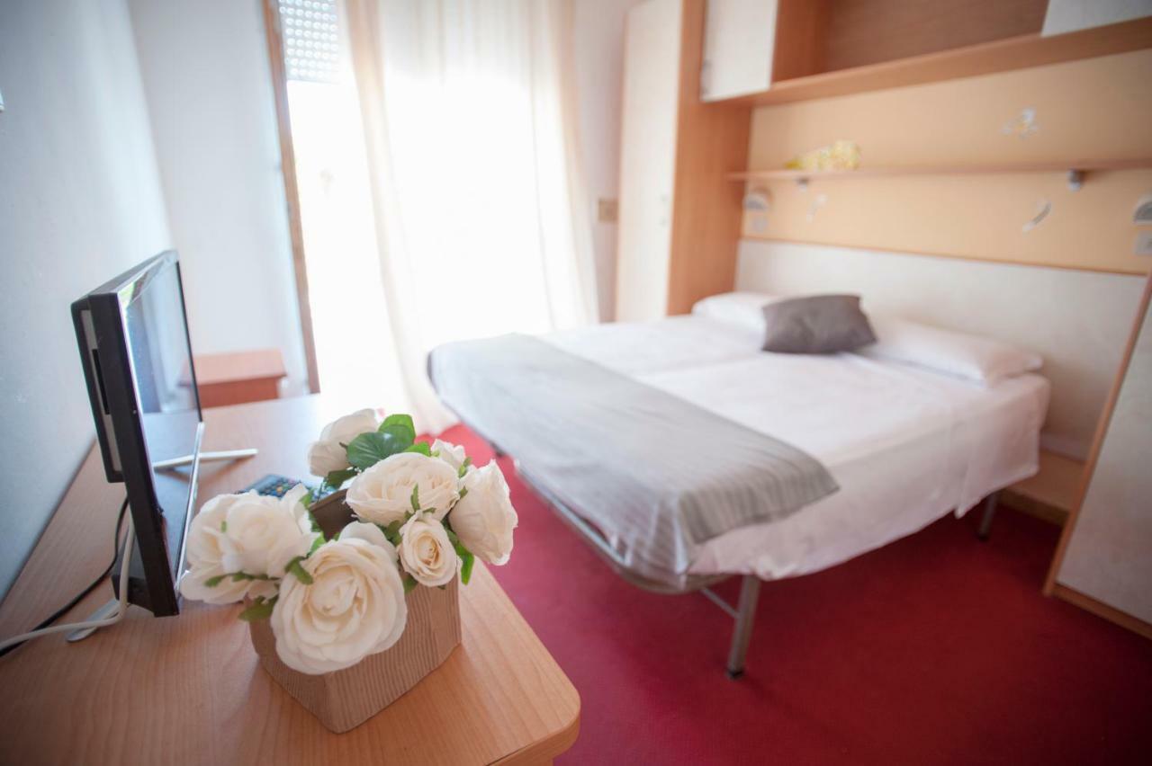 Villa Silvie Rose Cesenatico Ngoại thất bức ảnh