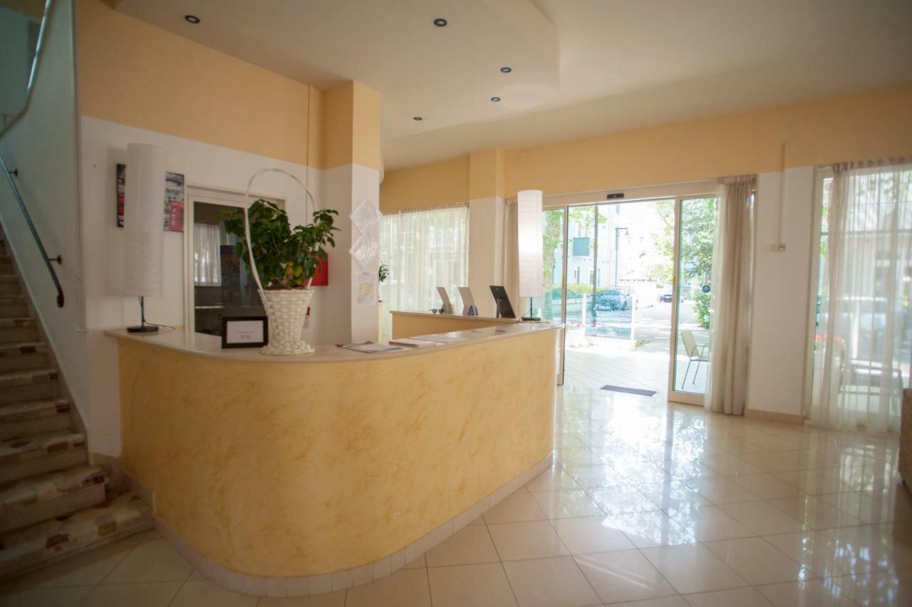 Villa Silvie Rose Cesenatico Ngoại thất bức ảnh