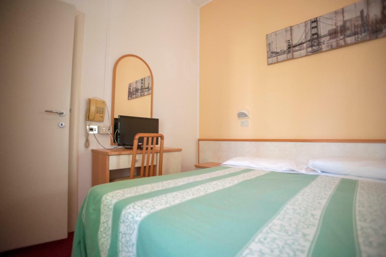Villa Silvie Rose Cesenatico Ngoại thất bức ảnh