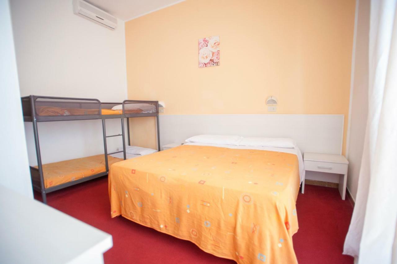 Villa Silvie Rose Cesenatico Ngoại thất bức ảnh